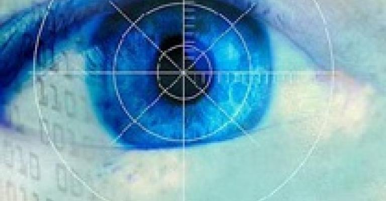 تطبيق بصمة العين على اللاجئين السوريين 