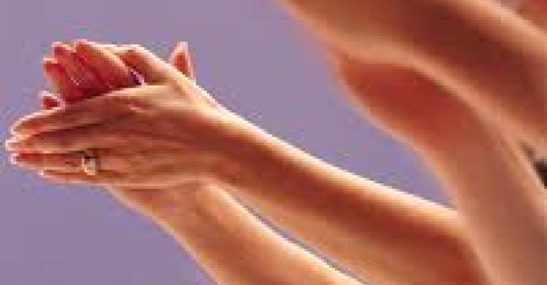 التصفيق بيد واحدة