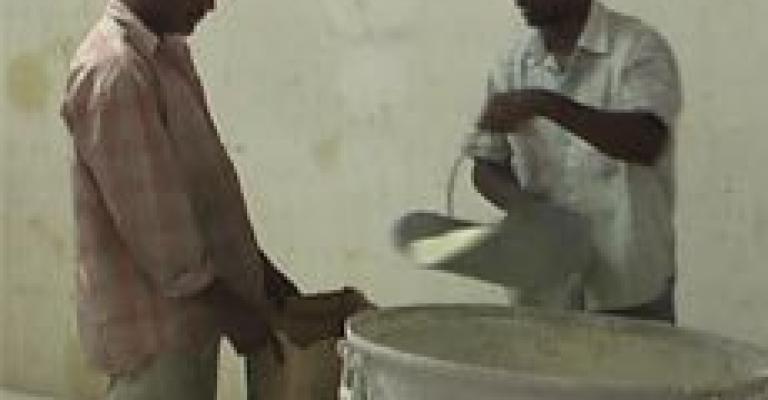 ضبط 11 طن حليب وأغذية أطفال منتهية الصلاحية