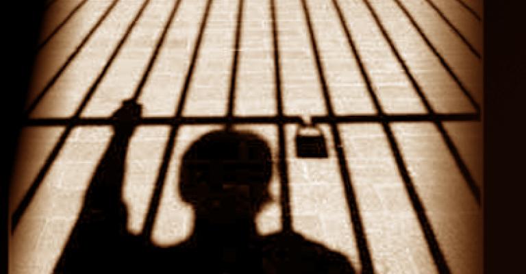 موقوفون قضائيا يواجهون توقيفا إداريا