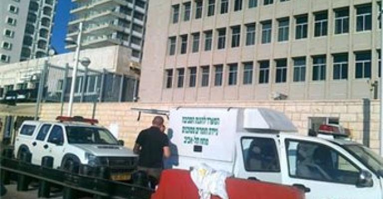 السفارة الأمريكية تحظر على رعاياها دخول الضفة