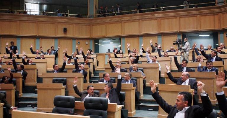 النواب يؤجل النظر في المحروقات وتوزيع دعم المحروقات نهاية الشهر النواب يؤجل النظر في المحروقات وتوزيع دعم المحروقات نهاية الشهر