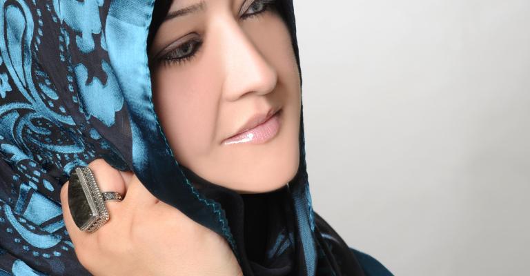 الشعلان تفوز بجائزة العنقاء الذهبية الدوليّة للأديبة 