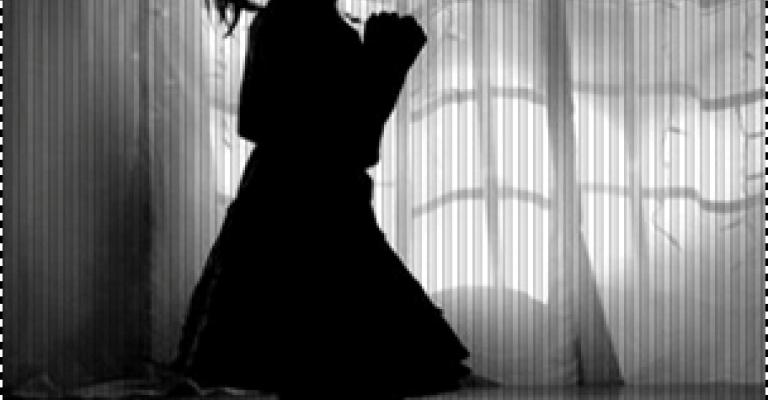  يتيمات يحاولن رسم ملامح أمهات غائبات في عيدهن 