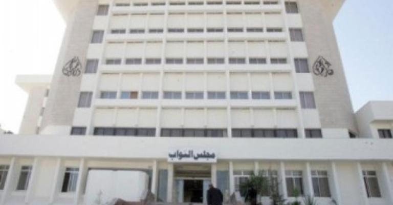 7 نواب يتقدمون باستقالتهم من لجنة الطاقة النيابية