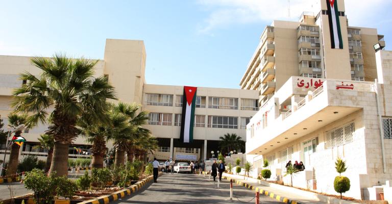 إرجاء إضراب ممرضي مستشفى الجامعة