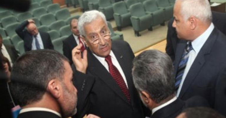 الوسط الاسلامي تذهب باتجاه حجب الثقة والنسور يلتقيها 