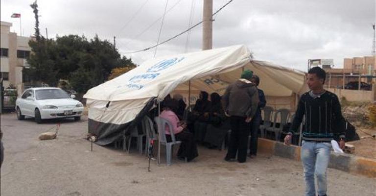 عمال زراعة الكرك يعتصمون امام النواب عمال زراعة الكرك يعتصمون امام النواب