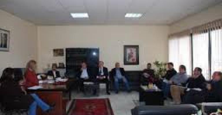 لاجئون مثقفون يشكلون "الملتقى الوطني للحوار الديموقراطي"