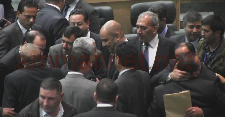 رئيس الوزراء عبد الله النسور يتقبل التهاني بحصوله على الثقة- تصوير عسان فرج 