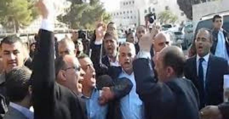 "شرّابين الدم" "شرّابين الدم"