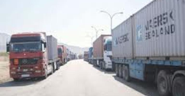 أزمة البرادات تشعل الخلاف بين تجار الخضار وهيئة تنظيم قطاع النقل أزمة البرادات تشعل الخلاف بين تجار الخضار وهيئة تنظيم قطاع النقل