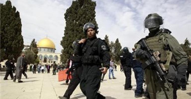 منع 25 حارسا من دخول الأقصى منع 25 حارسا من دخول الأقصى