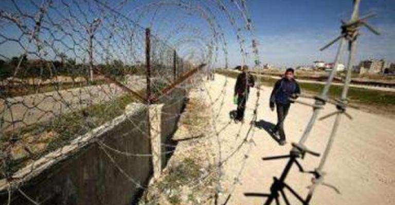 تخفيض عقوبة 3 متسللين إلى سوريا