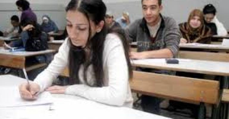 اعتداء على قاعة امتحان التوجيهي في إحدى مدارس يرقا اعتداء على قاعة امتحان التوجيهي في إحدى مدارس يرقا