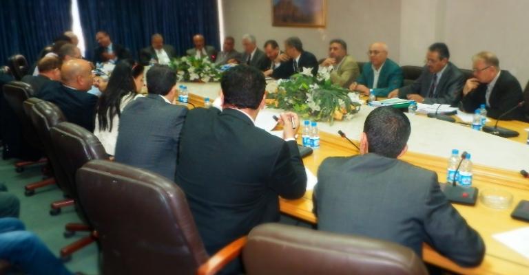 "الطاقة النيابية" تبحث إمكانية وجود نفط بالاردن