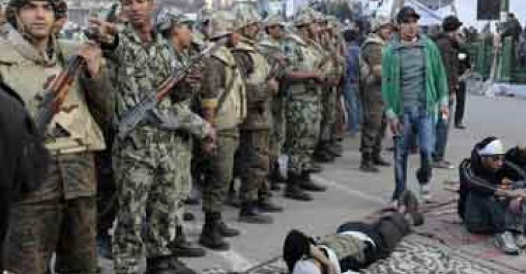 الجيش المصري يدعو السياسيين للتهدئة الجيش المصري يدعو السياسيين للتهدئة