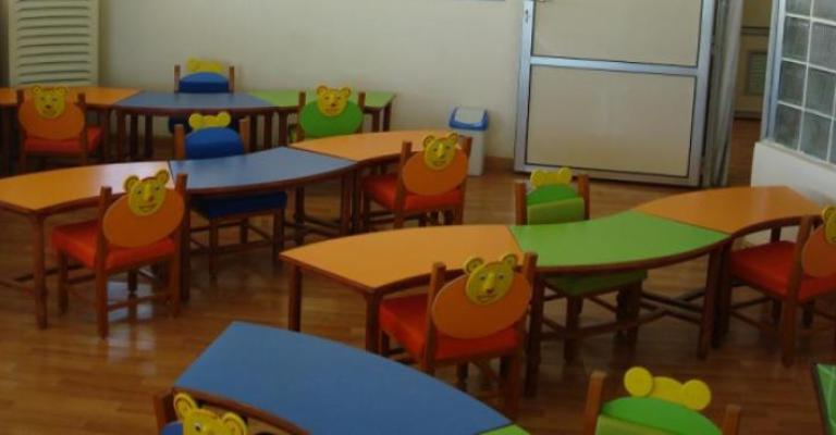 الحضانات في اماكن العمل حق مفقود للامهات العاملات بالزرقاء- صوت