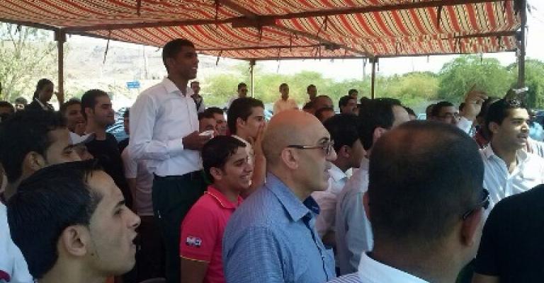 استمرار إضراب العاملين في الموفنبيك البحر الميت استمرار إضراب العاملين في الموفنبيك البحر الميت