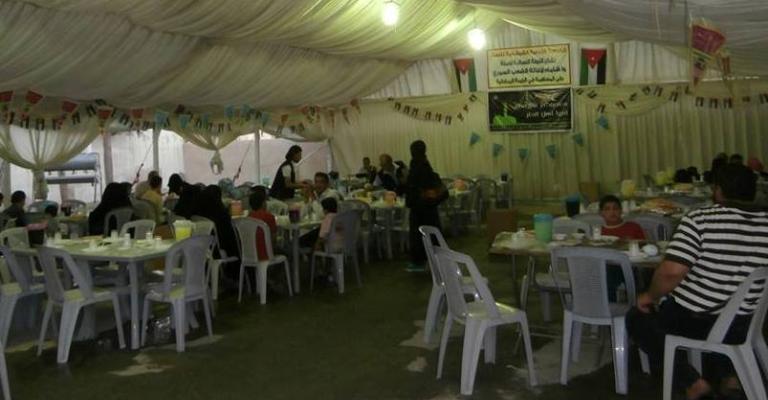 الجمعية الشيشانية تفتتح خيمة رمضانية للعائلات السورية والمحتاجة بالزرقاء