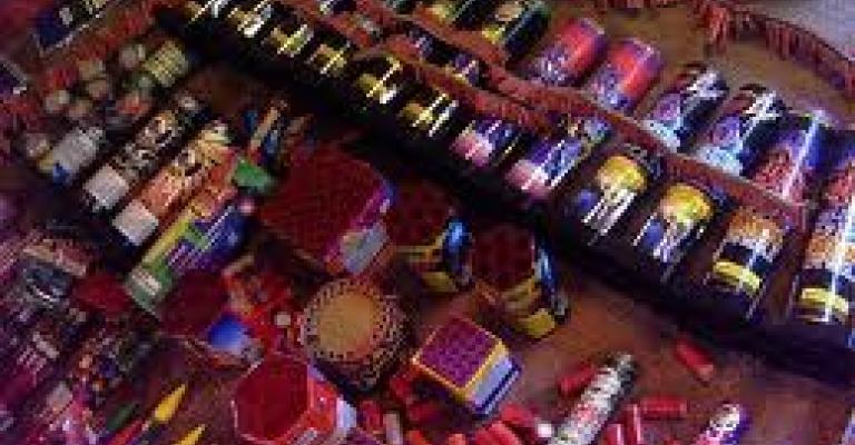 منع دخول الألعاب النارية بكافة أشكالها