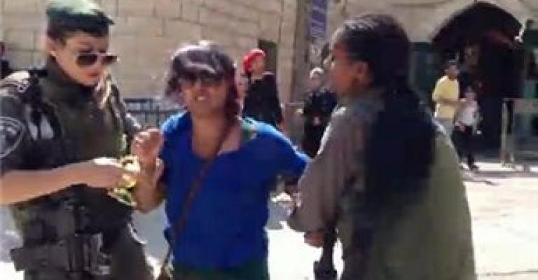 الاحتلال يبعد متضامنة كندية اعتقلها في الخليل