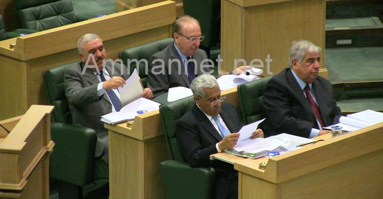 النواب يؤجلون مناقشة الثقة بالحكومة