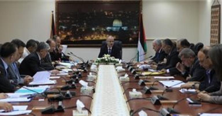 مجلس الوزراء يحذر من الدعوات الإسرائيلية لقتل الأسرى فور اعتقالهم مجلس الوزراء يحذر من الدعوات الإسرائيلية لقتل الأسرى فور اعتقالهم