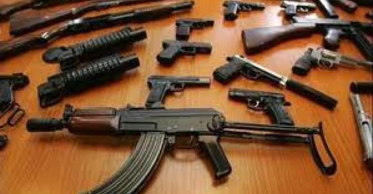 التحقيق مع سوريين حاولا تهريب أسلحة للأراضي الأردنية