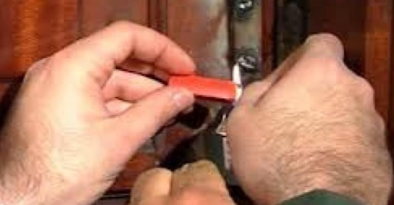 اغلاق "35 " محلاً واتلاف "166" طناً من المواد الغذائية في رمضان والعيد
