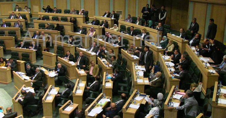 النواب يقرون 4 فصول من النظام الداخلي