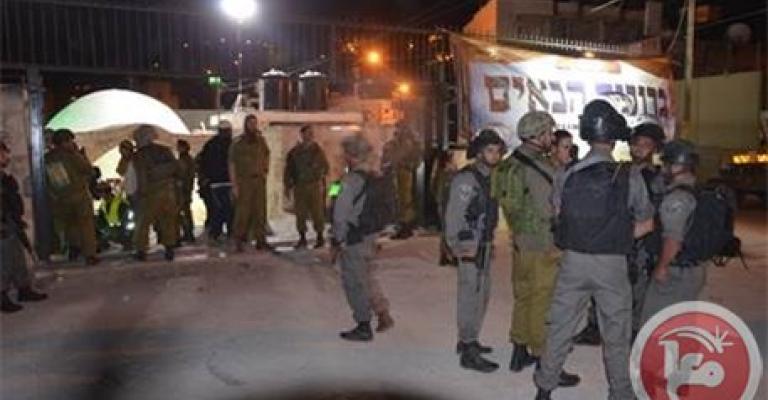 مئات المستوطنين يقتحمون ضريح يوسف وينفذون اعتداءات واسعة بنابلس مئات المستوطنين يقتحمون ضريح يوسف وينفذون اعتداءات واسعة بنابلس