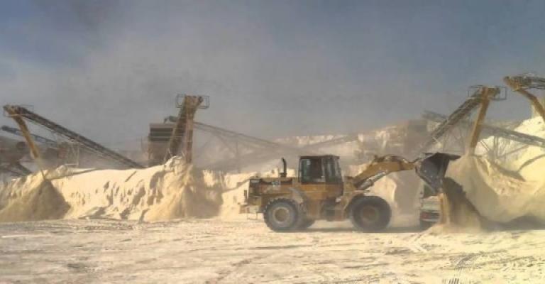 الحلابات: بيوت تتصدع وصدور يغزوها الرعب والغبار