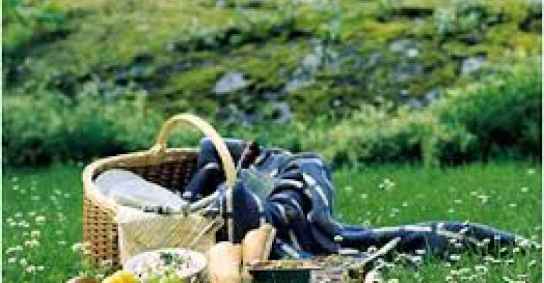 ولائم افطار رمضانية في الهواء الطلق