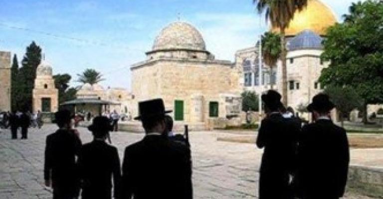 اقتحامات جماعية للمسجد الأقصى