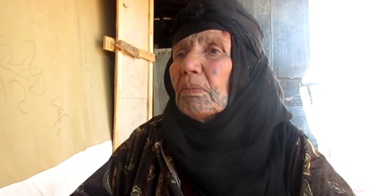 الحاجة أم عدنان لاجئة سورية في مخيم بين أزقة عمان- عدسة آلاء غزال