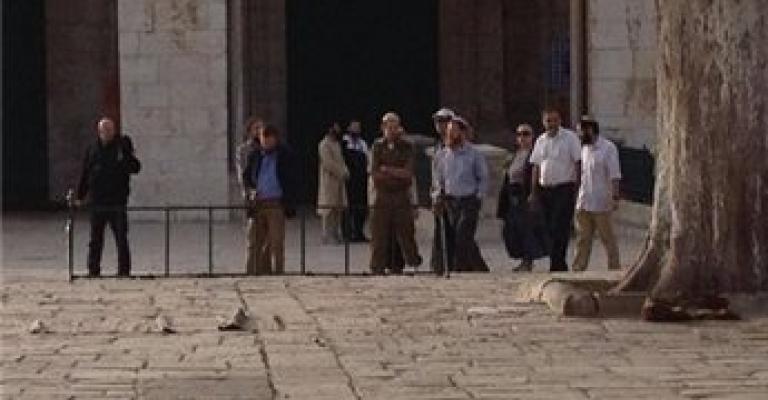 مستوطنون يقتحمون الأقصى.. وإبعاد "طلاب العلم"