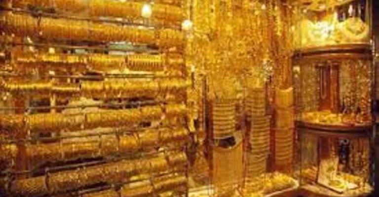 نساء سوريات يبعن مصاغهن لتأمين لقمة العيش