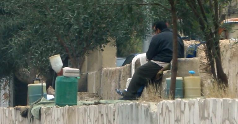 البنزين المهرب: مكاسب سريعة للبائعين وأضرار بالغة للمستخدمين البنزين المهرب: مكاسب سريعة للبائعين وأضرار بالغة للمستخدمين