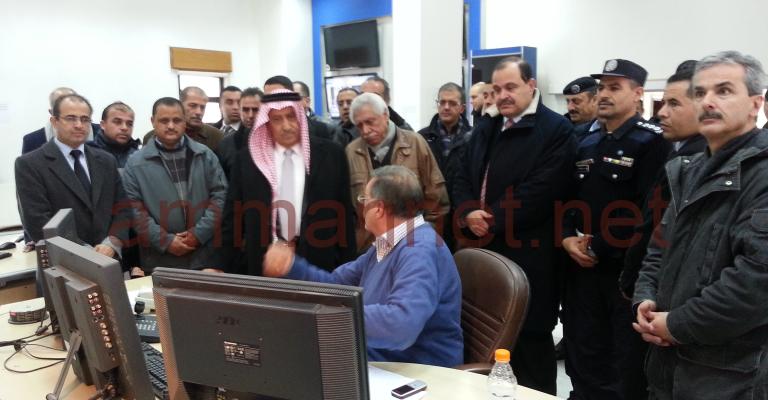 رئيس الوزراء يزور غرفة طوارئ تلاع العلي للإطلاع على سير العمليات- تصوير روز نصر رئيس الوزراء يزور غرفة طوارئ تلاع العلي للإطلاع على سير العمليات- تصوير روز نصر