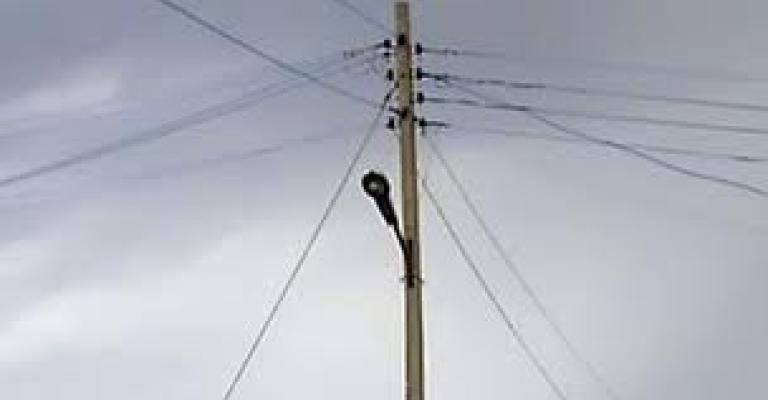 أسلاك الكهرباء في الزعتري.. تهديد آخر لحياة اللاجئين