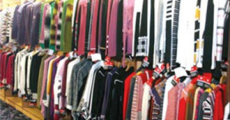 المنخفض ينعش سوق الألبسة ويضعف قطاع المطاعم