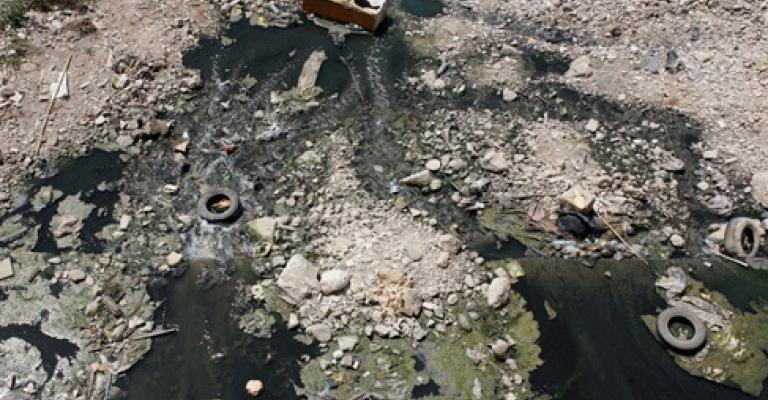 دعوات الى قانون يلزم المصانع بدفع ثمن تلويثها للزرقاء