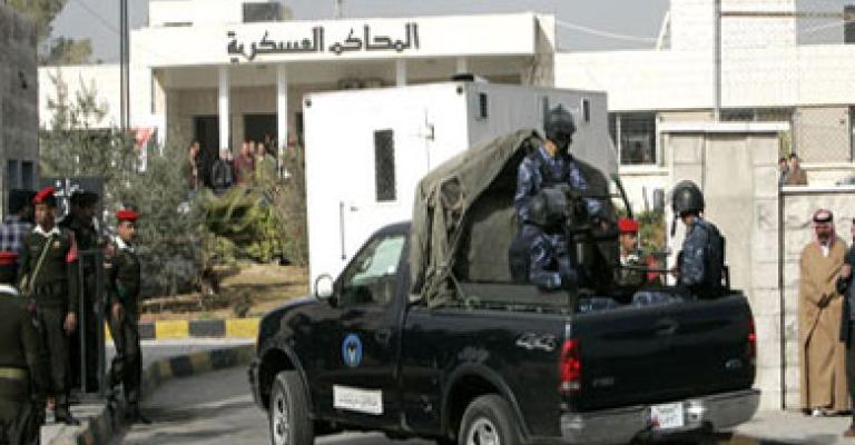 براءة فتاتين من تهمة إطالة اللسان