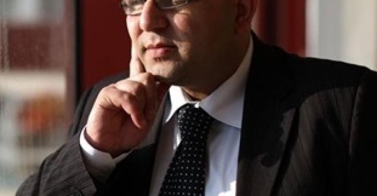 توجيه 4 تهم بحق المعارض مضر زهران