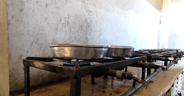 المطابخ المجتمعية في الزعتري.. مشكلة أم حل؟