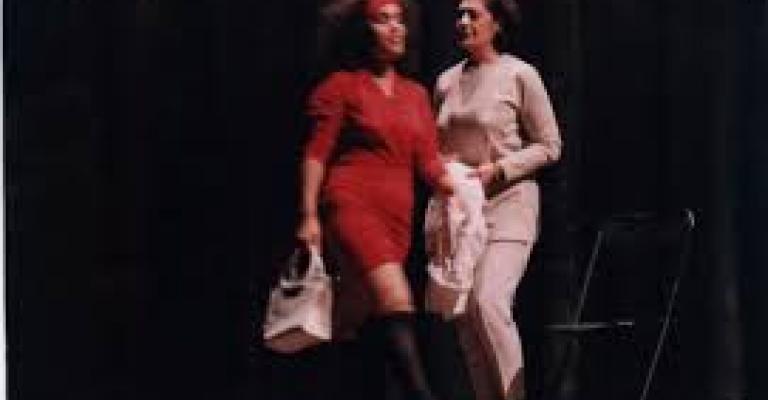 المسرحيون السوريون يجسدون مأساتهم على خشبات المسارح الأردنية