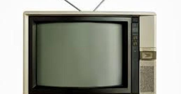 التلفاز.. "نافذة" الزعتري على العالم