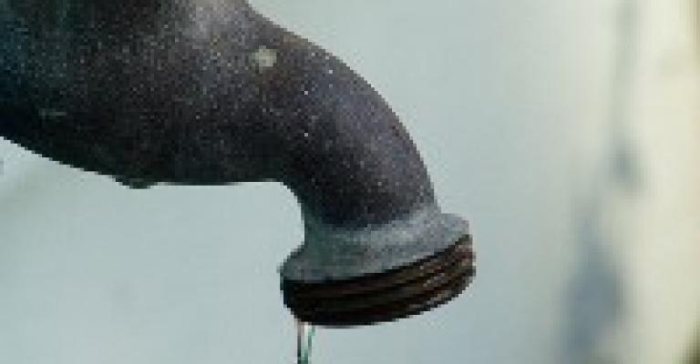 العالوك: عطش مزمن وشبكة مهترئة..و"المياه" تعد بحلول قريبة