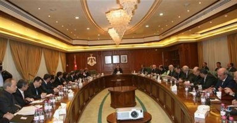 الحكومة تزيد مكافآت المشاركين بالتوجيهي